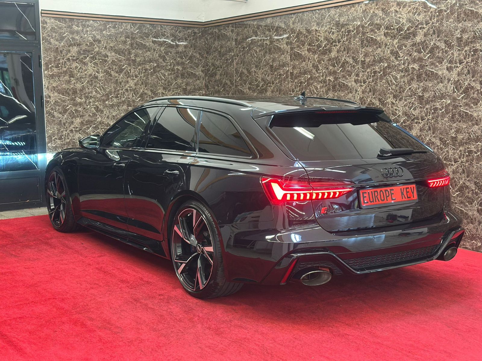 Audi RS6 4.0 TFSI*TIPTRONIQ*QUATTRO*DARK-BLUE*VOLL*