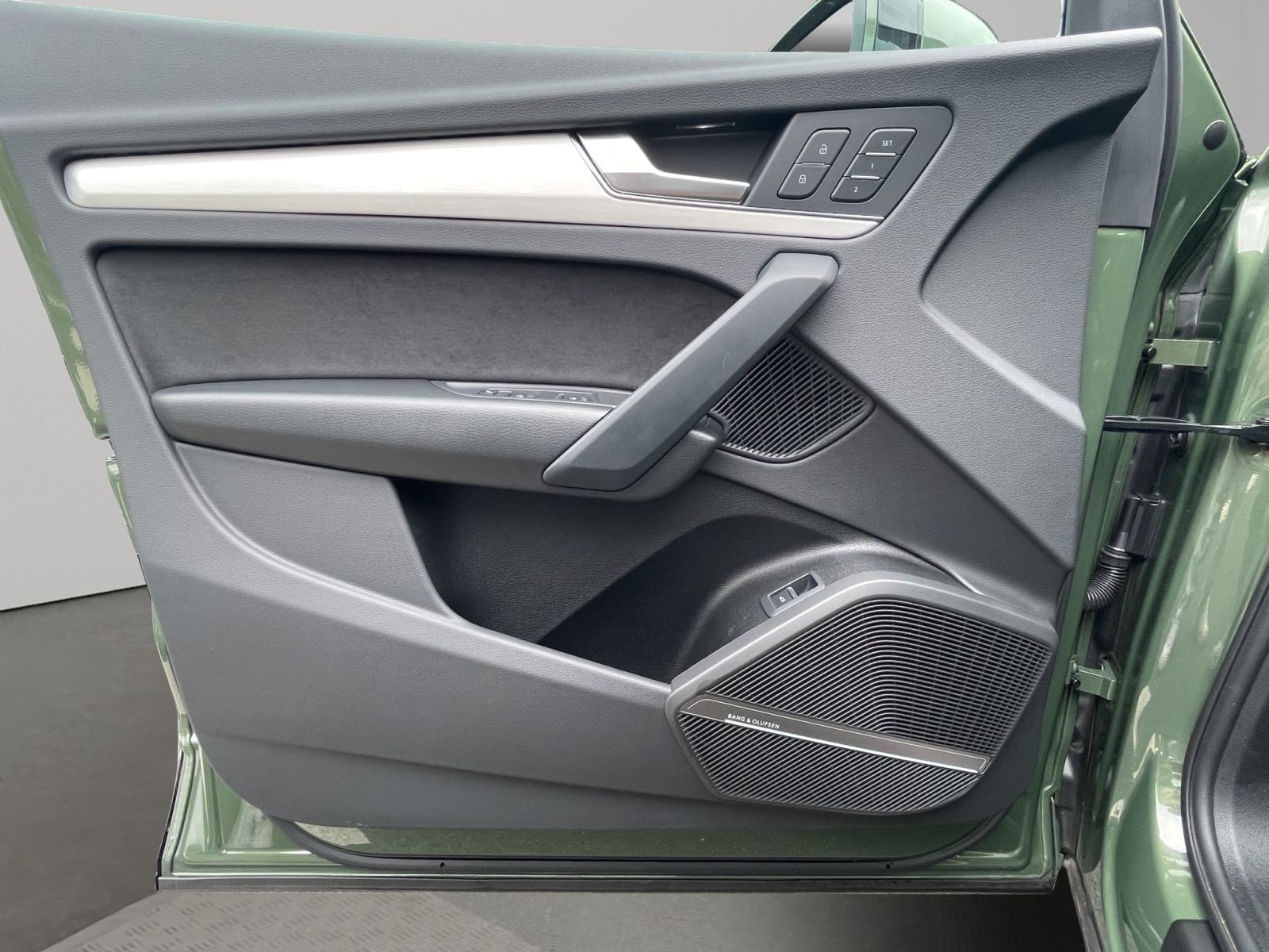 Audi Q5 40 TDI qu S line Matrix B&O Pano HuD AHK 360