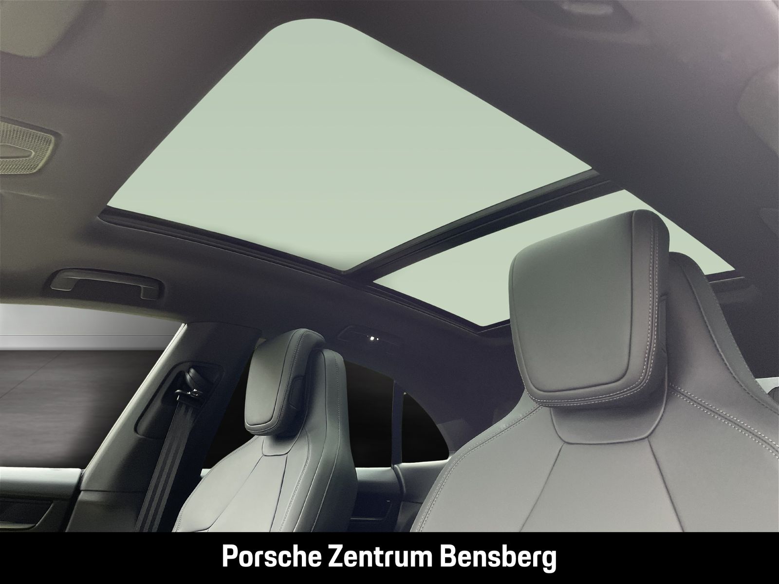 Porsche Macan Electric 4