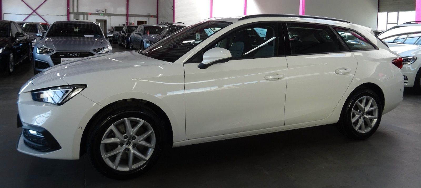 Seat LEON ST 2.0 STYLE*AHK*ACC*CAM*KEY*LED*