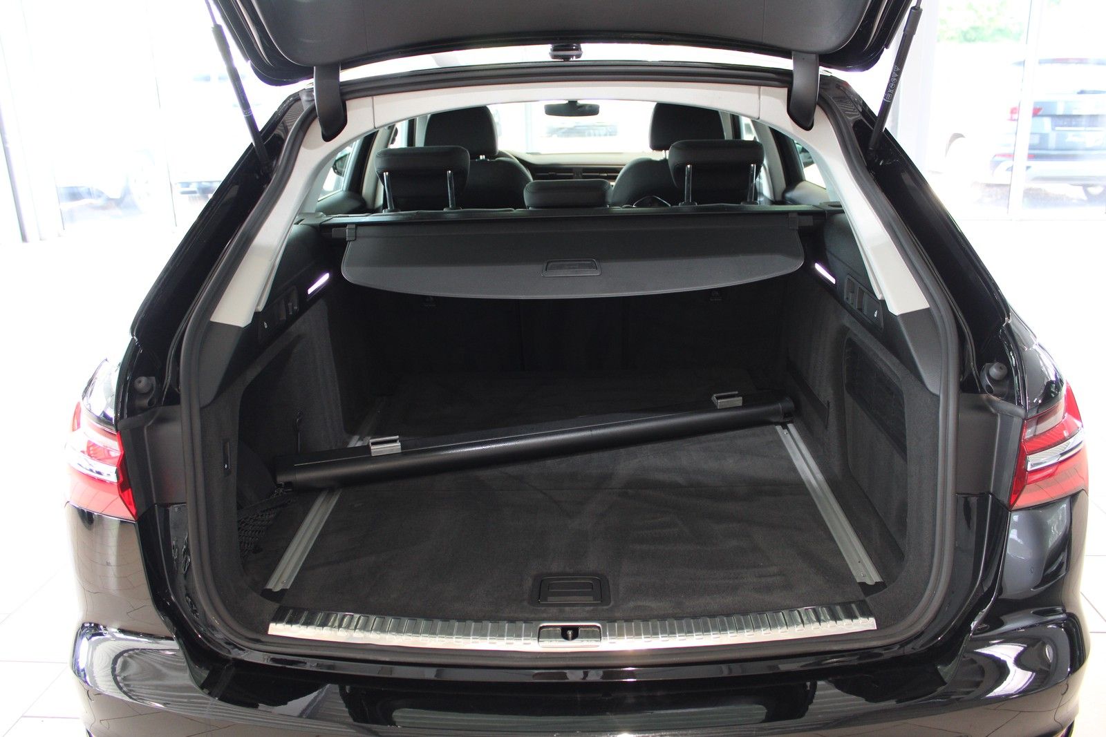 Audi A6 Avant 40 TDI quattro sport - Samsaru's Car Outlet