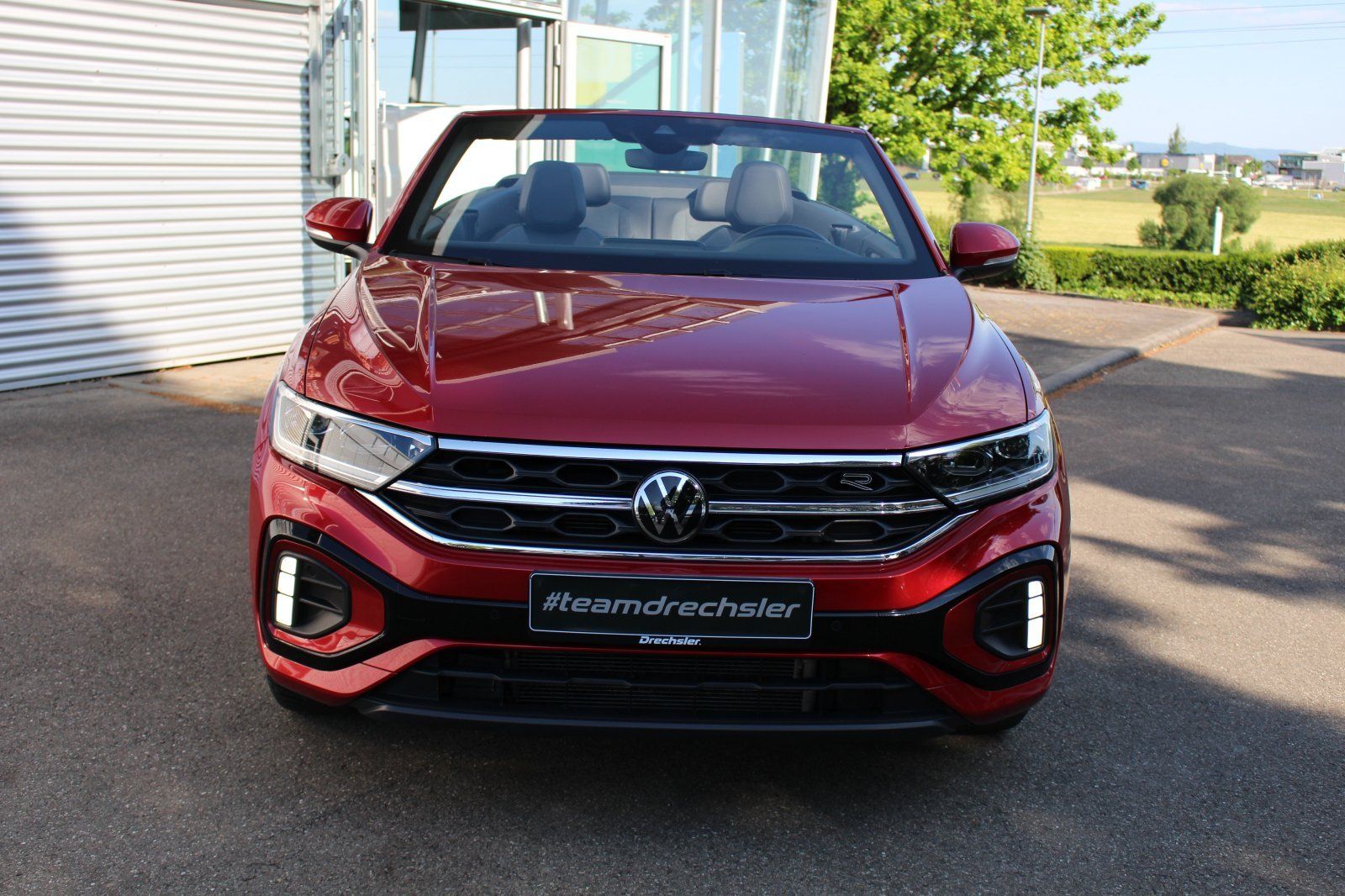 Volkswagen T-Roc 1.5 TSI DSG R-Line - Samsaru's Car Outlet