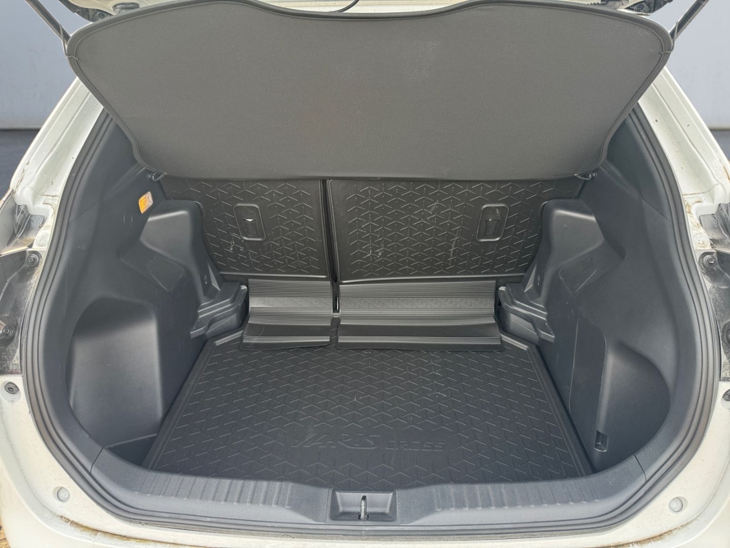 Toyota Yaris Cross Hybrid 1.5 Team D *LED*SHZ*ACC*RCam*