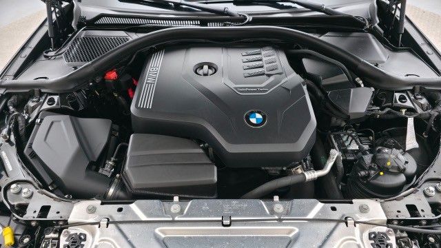 BMW 318i Touring M Sport AHK Panorama !Facelift!
