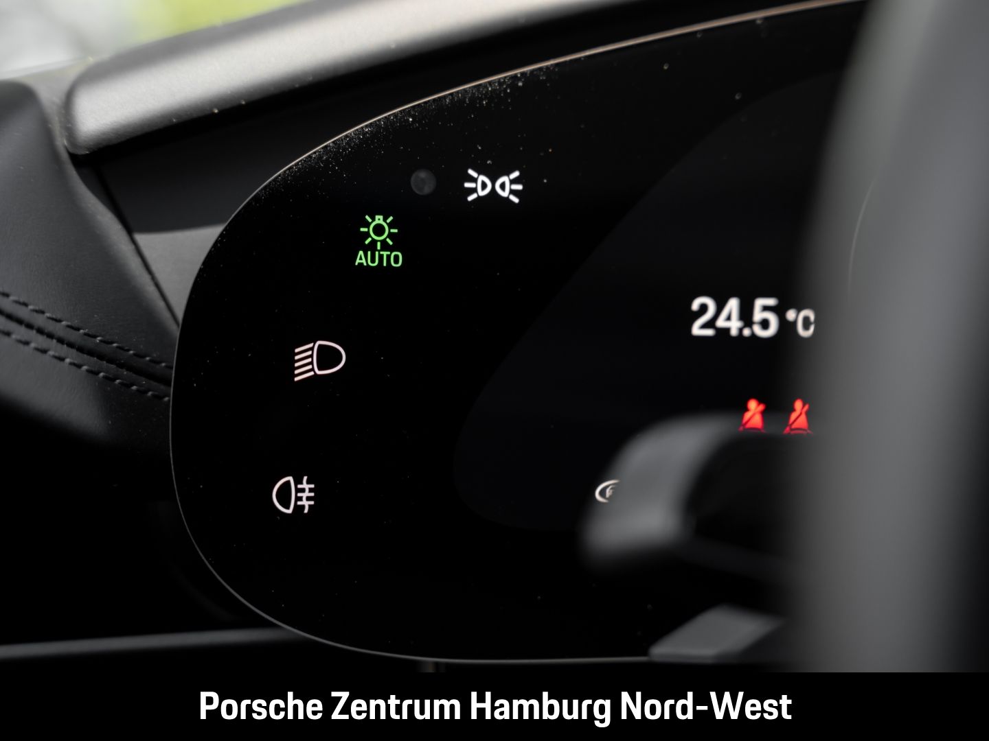 Porsche Taycan Turbo S Cross Turismo Burmester HUD PDCC