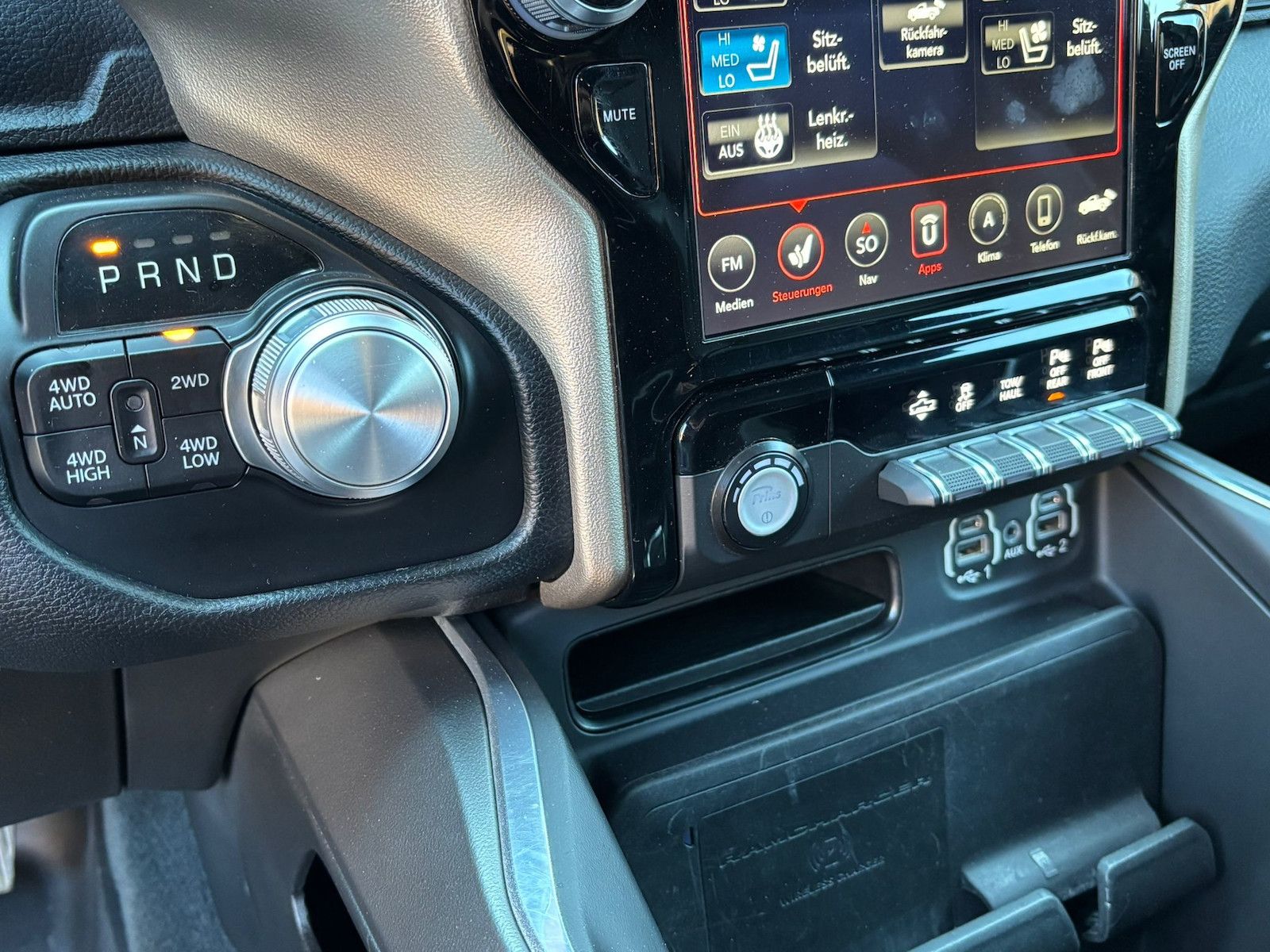 Dodge RAM 1500 Laramie 5.7L 12Zoll Display 4x4 LPG AHK