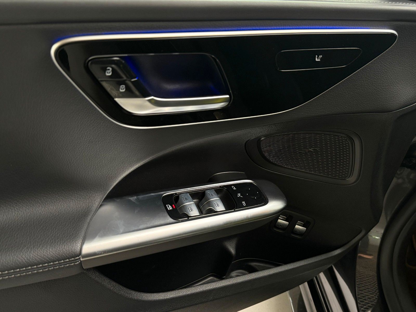 Mercedes-Benz C 300 e AMG - Samsaru's Car Outlet