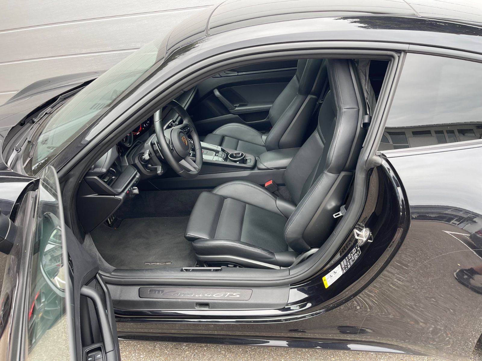 Porsche 992 4 GTS Coupe - Samsaru's Car Outlet