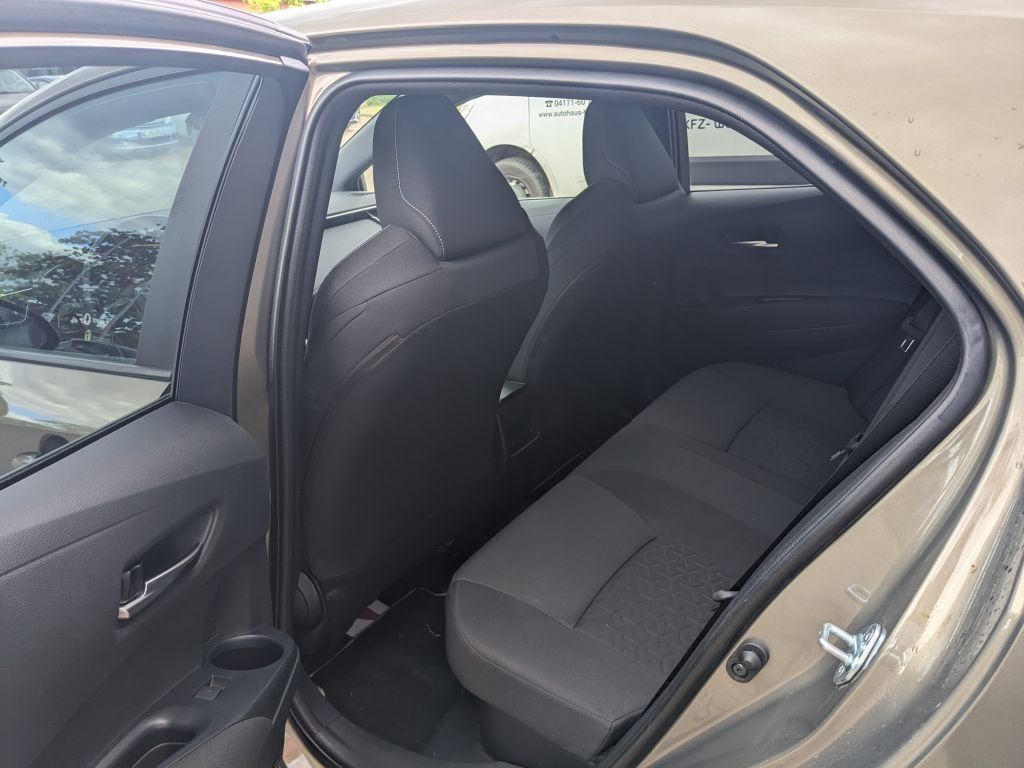 Toyota Corolla 2.0 Hybrid - Samsaru's Car Outlet