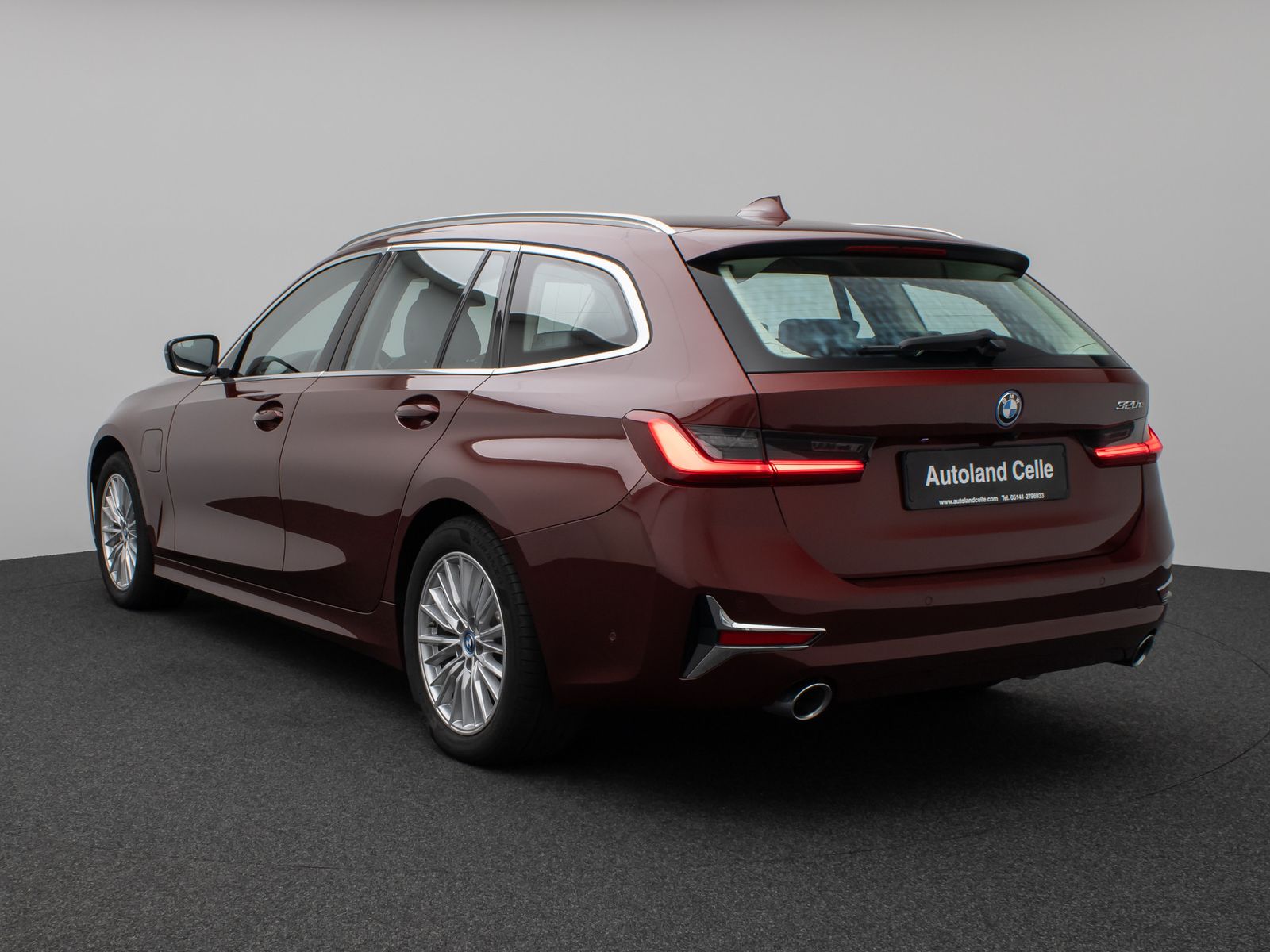 BMW 320e Luxury Line - Samsaru's Car Outlet