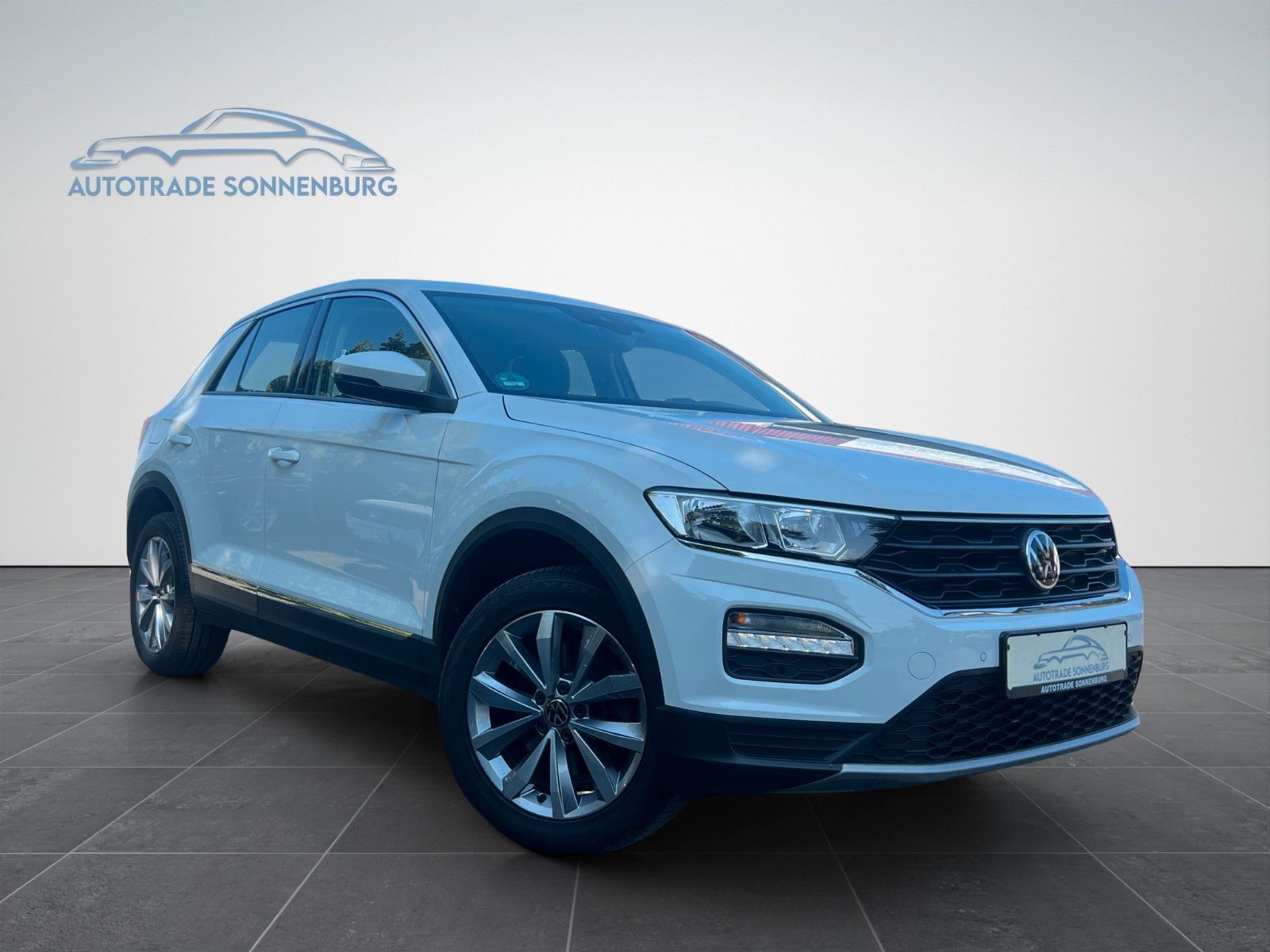 Volkswagen T-Roc Style - Samsaru's Car Outlet