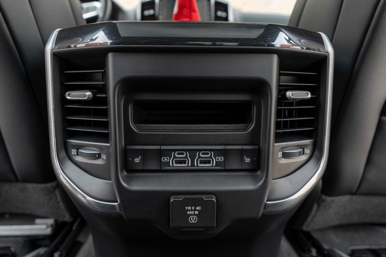 Dodge RAM 5,7L Laramie CC 4X4 360° LED CARPLAY LPG AHK
