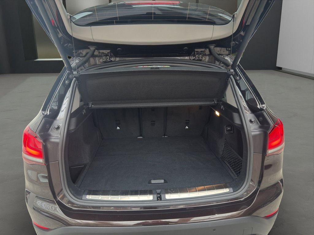 BMW X1 xDrive18d SPORTLINE - Samsaru's Car Outlet