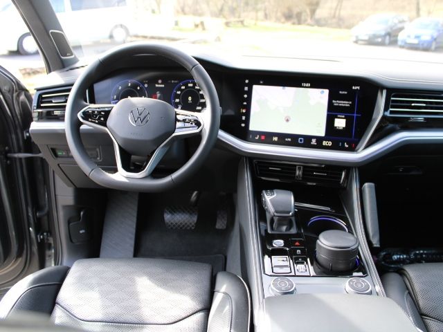 Volkswagen Touareg 3.0 V6 TDI Elegance 4M - Samsaru's Car Outlet