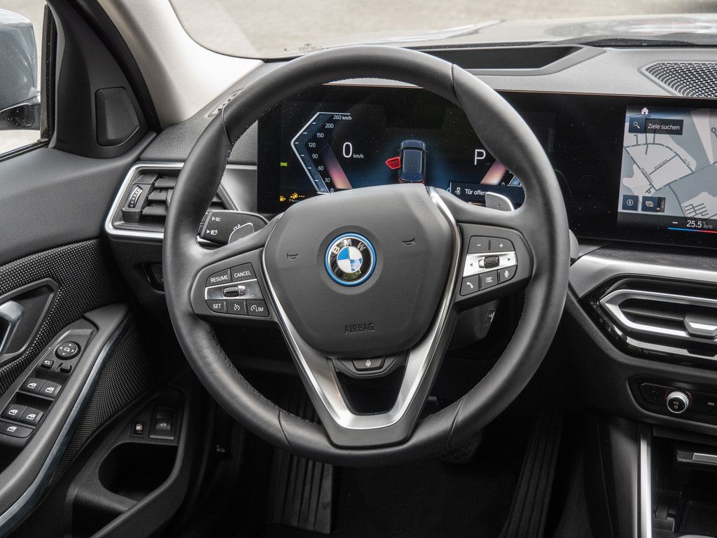 BMW 330e Touring - Samsaru's Car Outlet