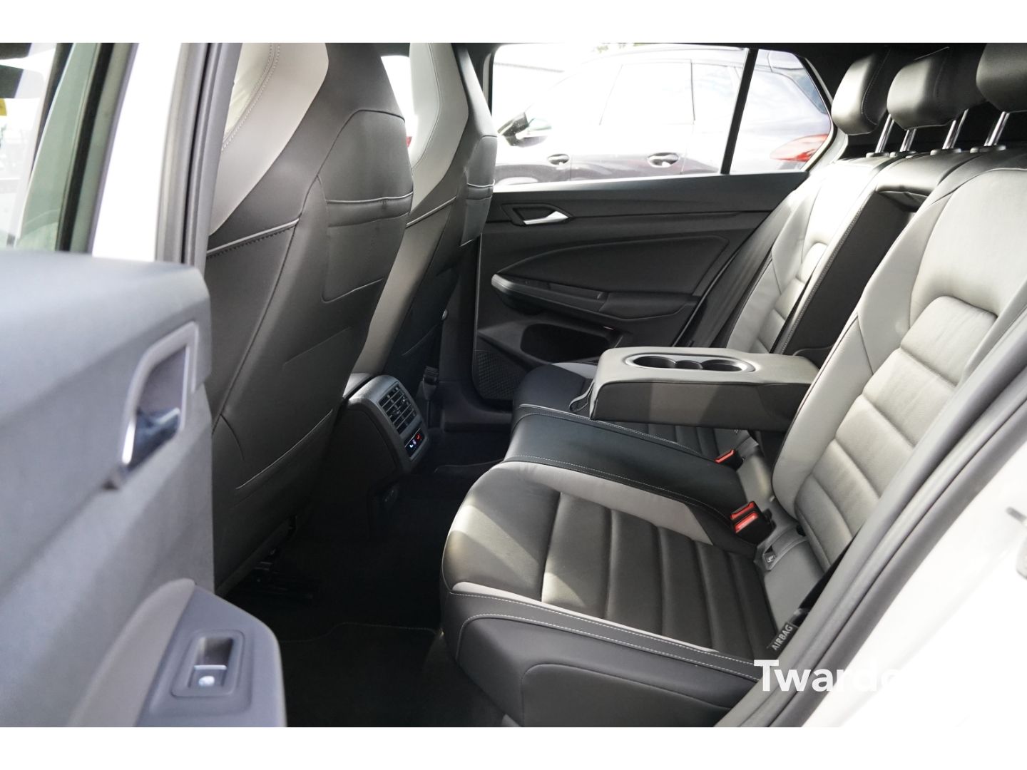 Volkswagen Golf GTE Matrix Pano AHK ACC Leder HUD Kamera 5J
