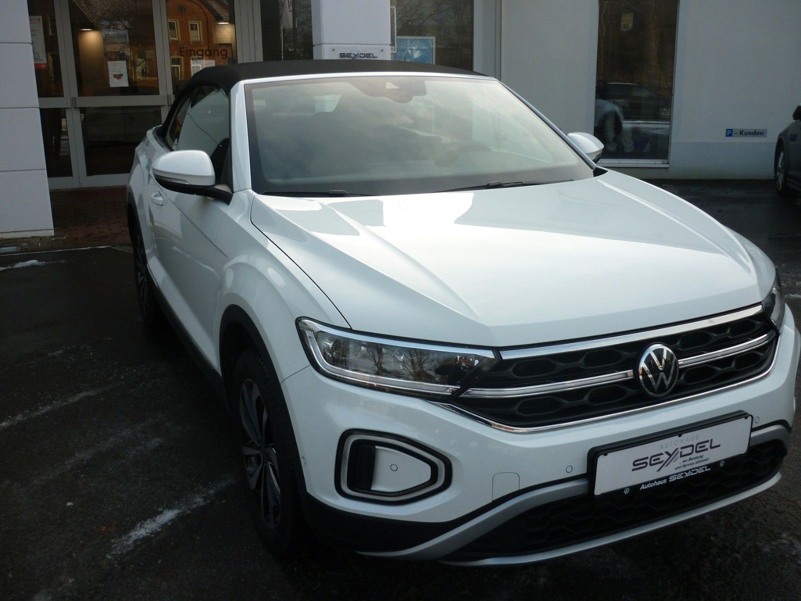 Volkswagen T-Roc Style - Samsaru's Car Outlet