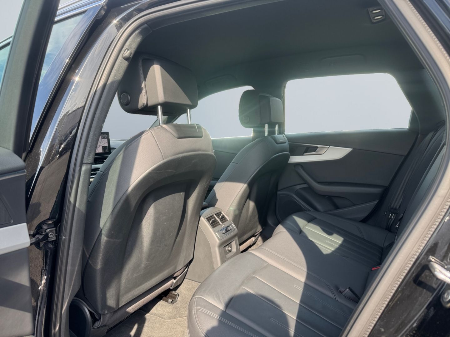 Audi A4 Avant 35 TFSI S tronic advanced - Samsaru's Car Outlet