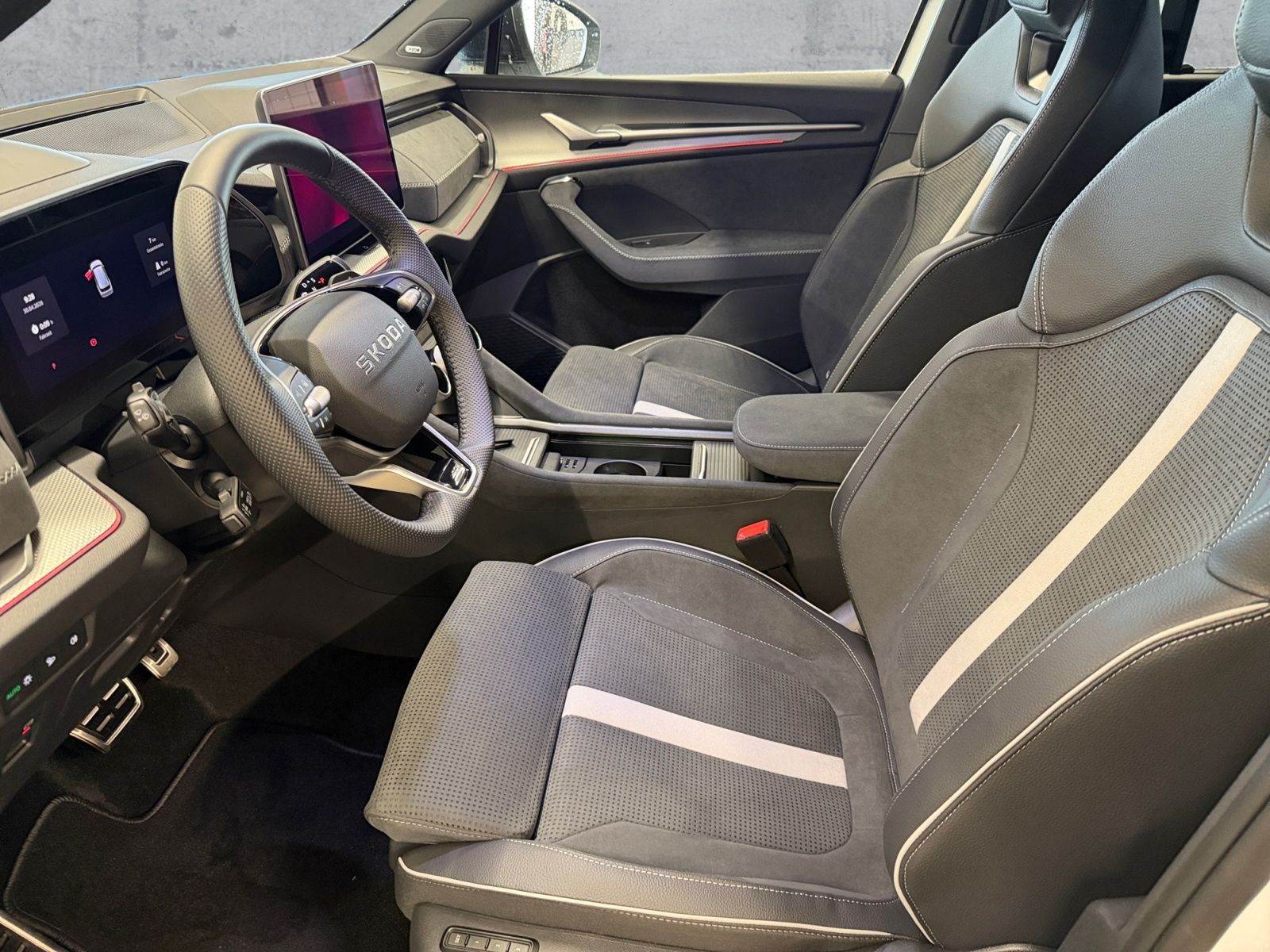 Skoda Kodiaq 1,5 TSI iV SportLine 360° AHK DCC PDC RFK