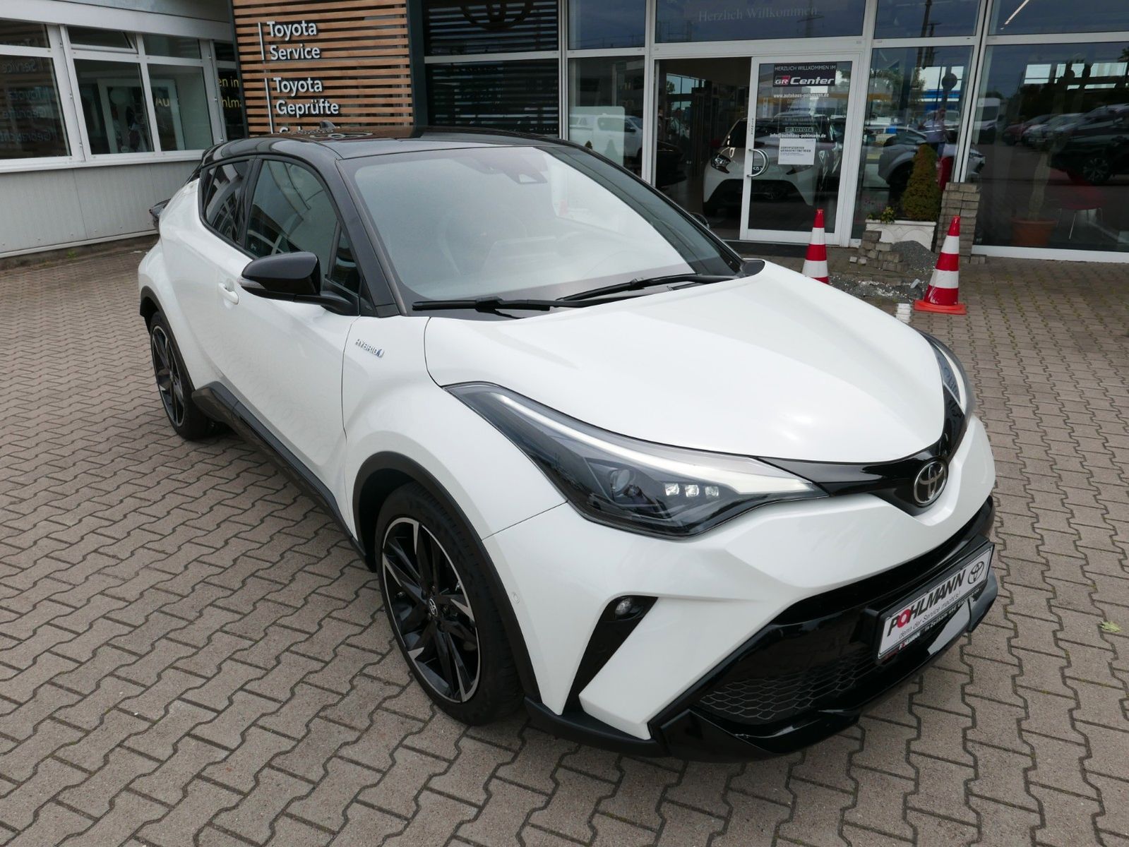 Toyota C-HR Hybrid GR SPORT - Samsaru's Car Outlet