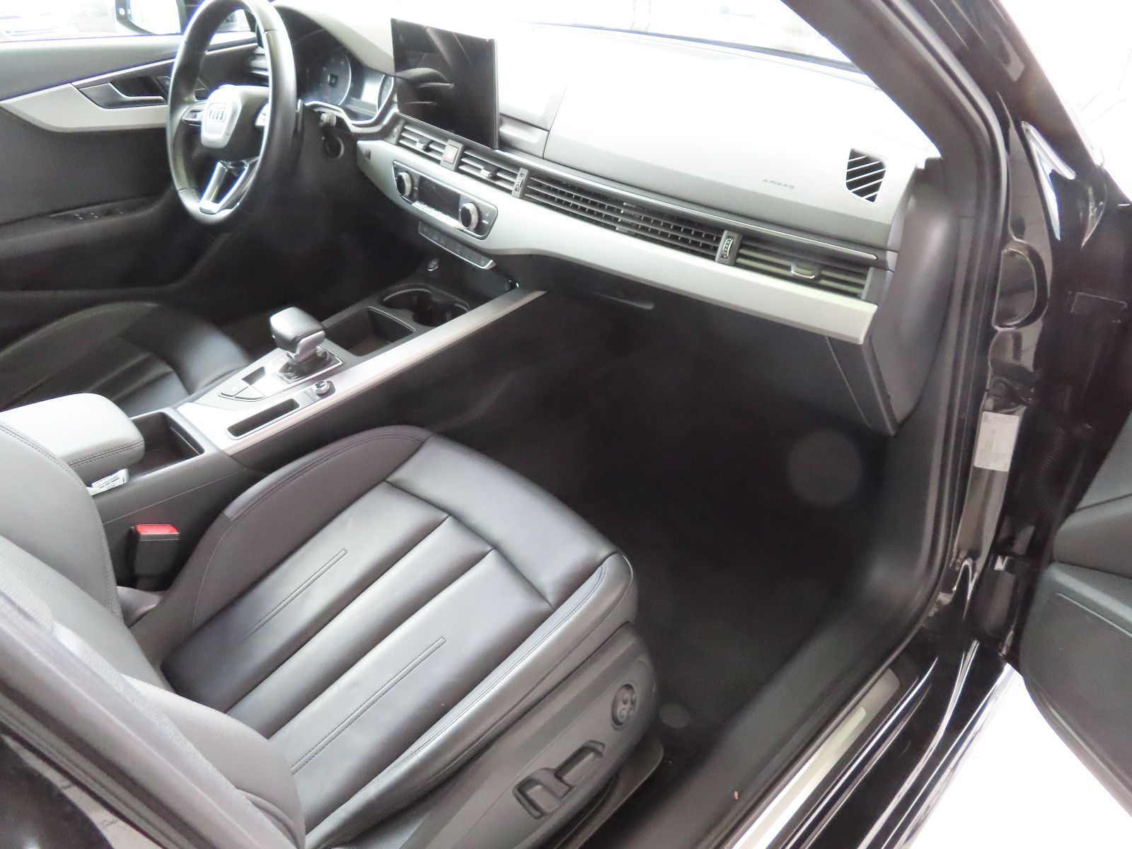 Audi A4 Avant 40 TDI advanced - Samsaru's Car Outlet