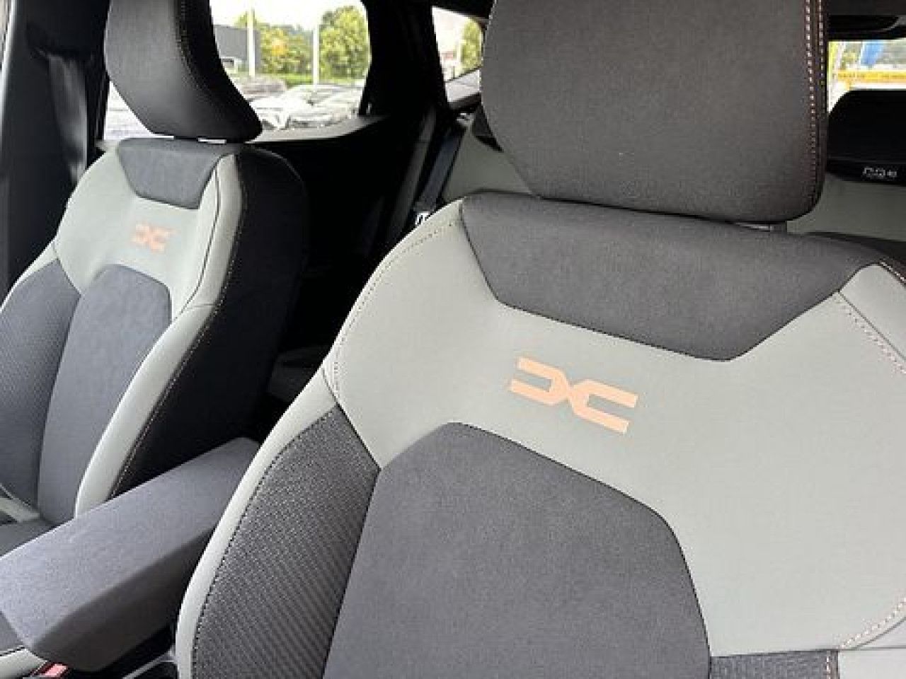 Dacia Duster Extreme TCe 130 - Samsaru's Car Outlet