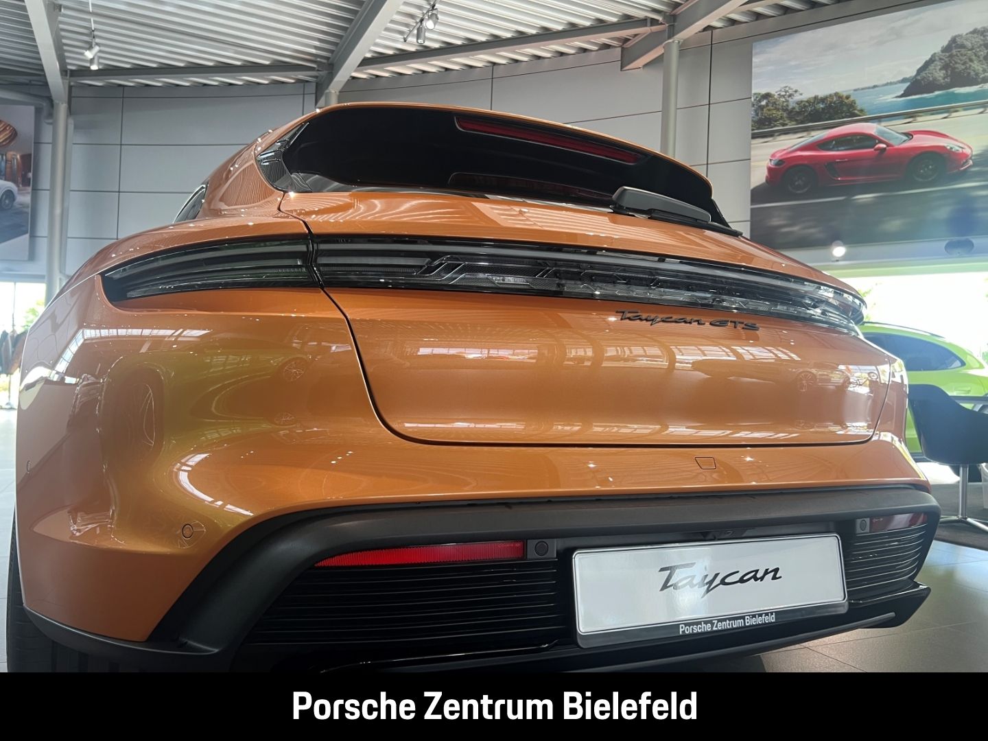 Porsche Taycan GTS Sport Turismo  Nordischgold Head-Up
