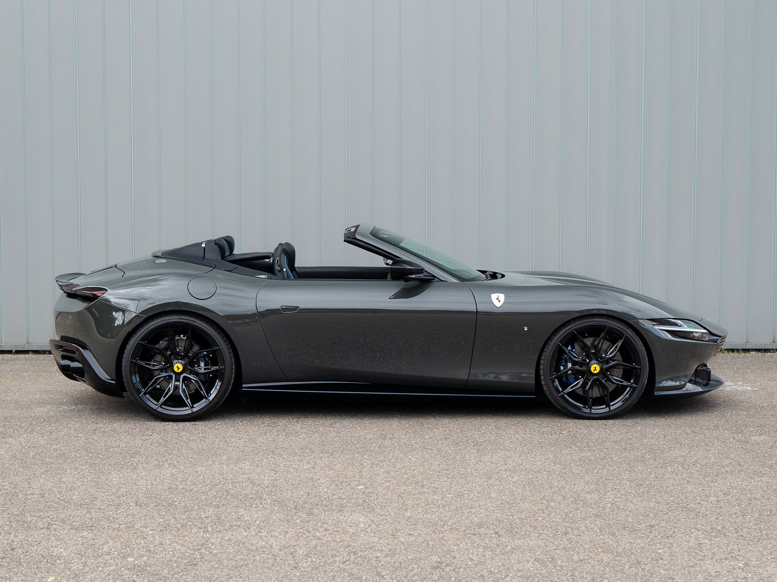 Ferrari Roma Spider - Samsaru's Car Outlet