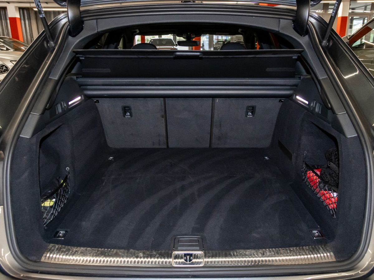 Audi A4 Avant 45 TFSI quattro S line - Samsaru's Car Outlet