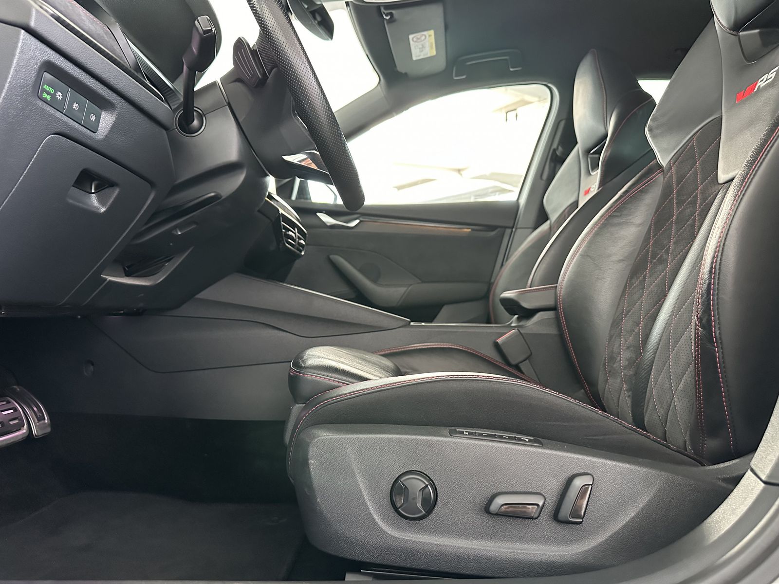 Skoda Octavia Combi RS - Samsaru's Car Outlet