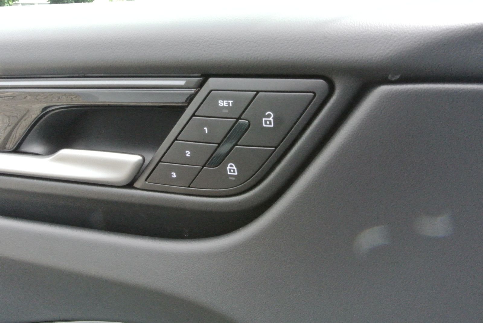 Porsche Macan E - Samsaru's Car Outlet
