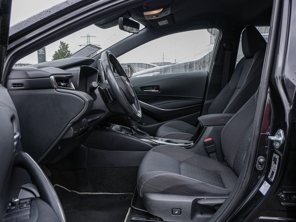 Toyota Corolla Touring Sports 2.0 Hybrid Business - Samsaru's Car Outlet