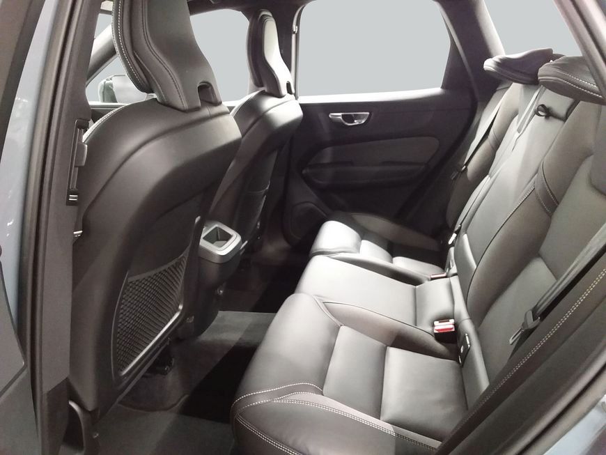 Volvo XC60 B4 D AWD Plus Dark