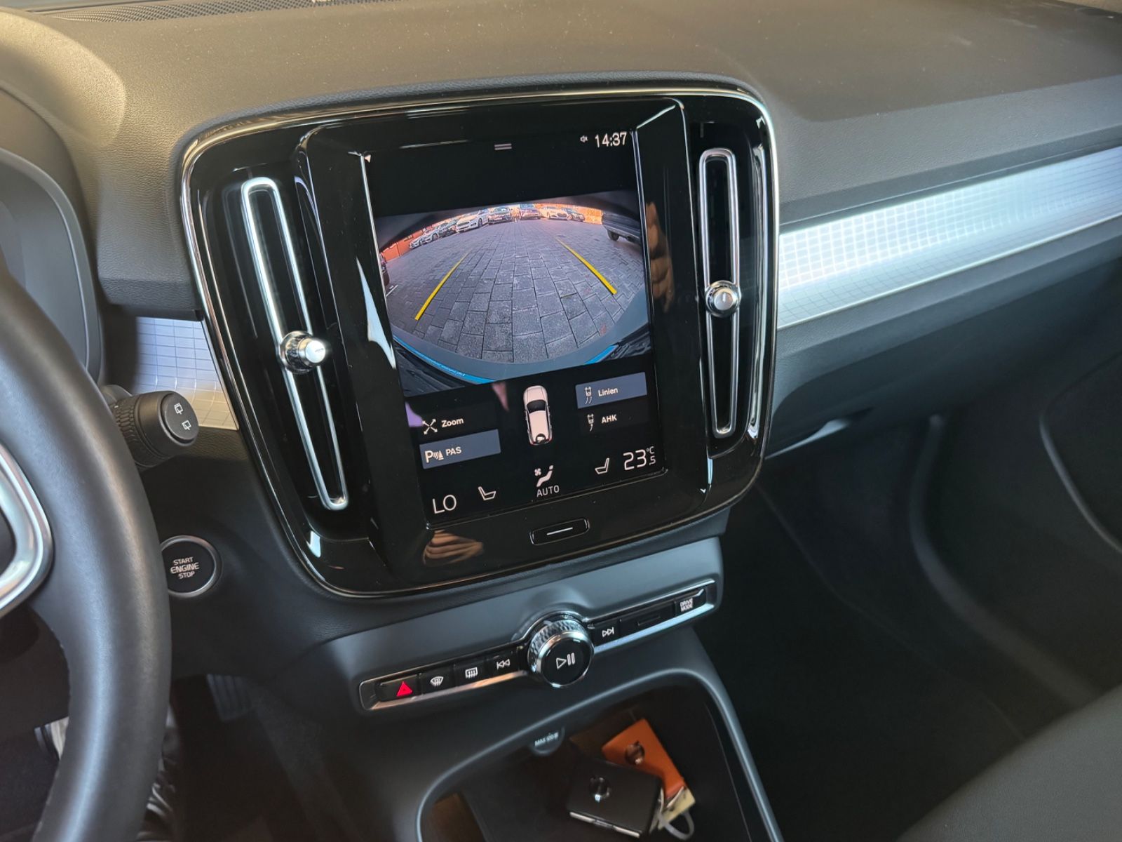 Volvo XC 40 Automatik**Navi+Kamera+AHK+Winter**