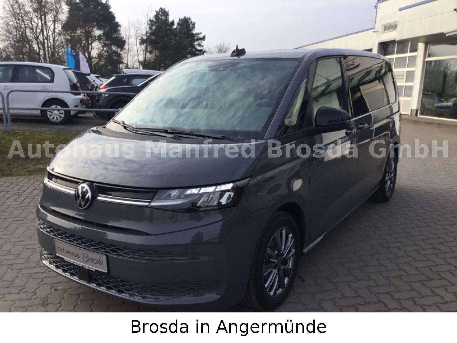 Volkswagen T7 Multivan - Samsaru's Car Outlet