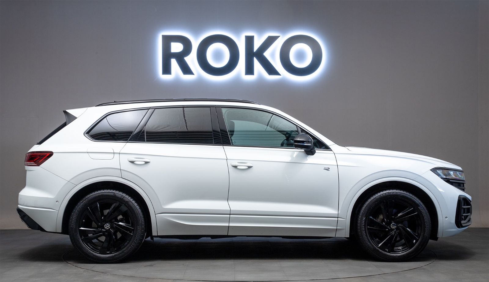 Volkswagen Touareg R-Line - Samsaru's Car Outlet