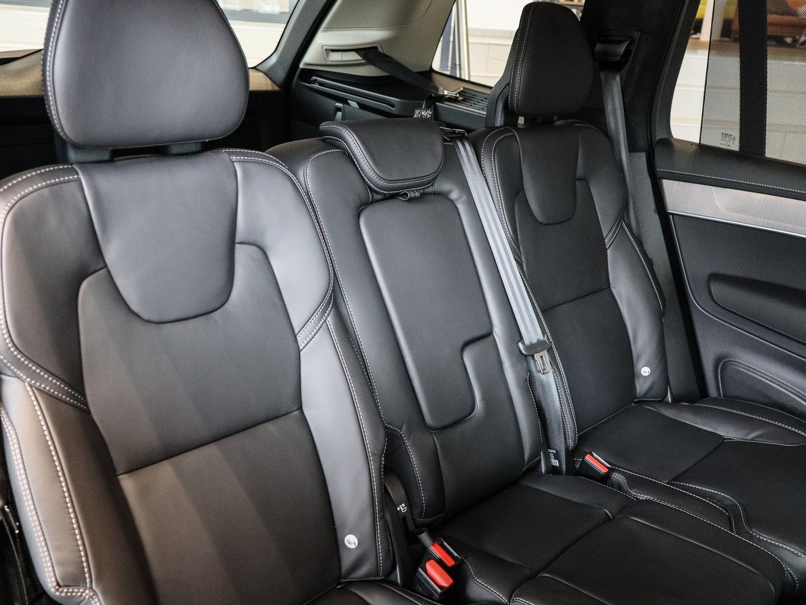 Volvo XC90 T8 AWD Recharge Reskin Ultra Dark NP:102.60