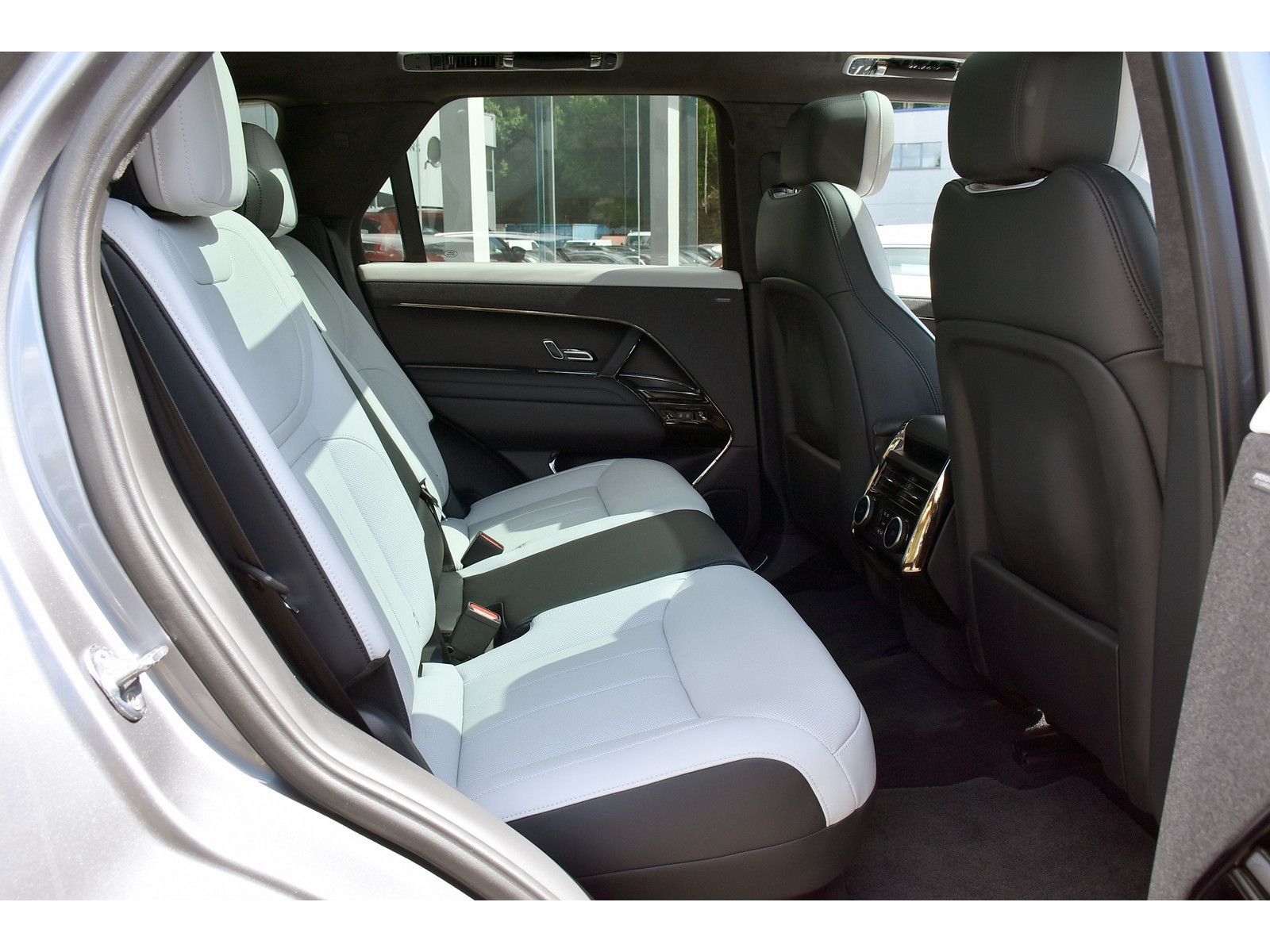 Range Rover Sport 3.0 P550e Autobiography - Samsaru's Car Outlet