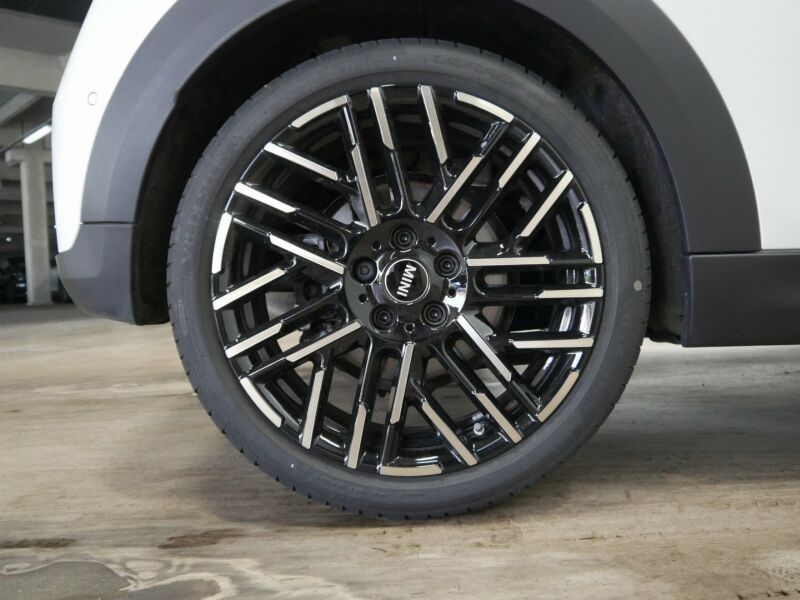 MINI Cooper S - Samsaru's Car Outlet