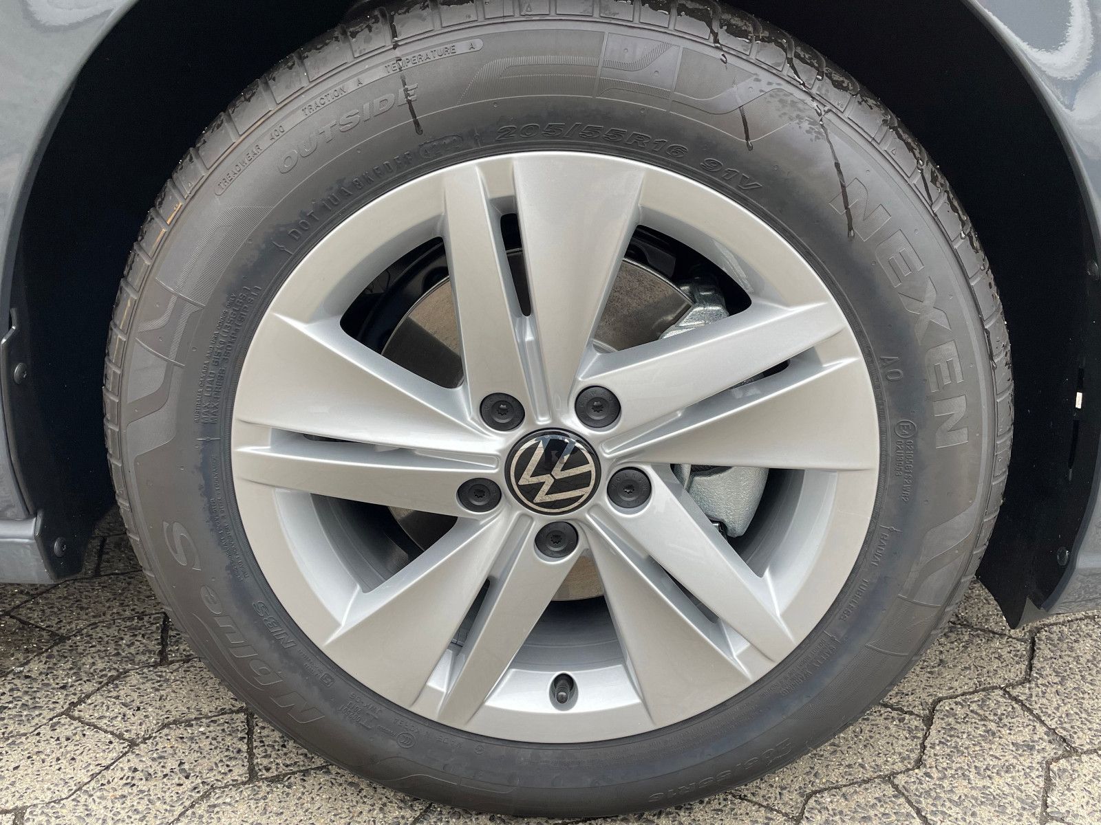 Volkswagen Golf VIII Variant 1.5 TSI Life - Samsaru's Car Outlet