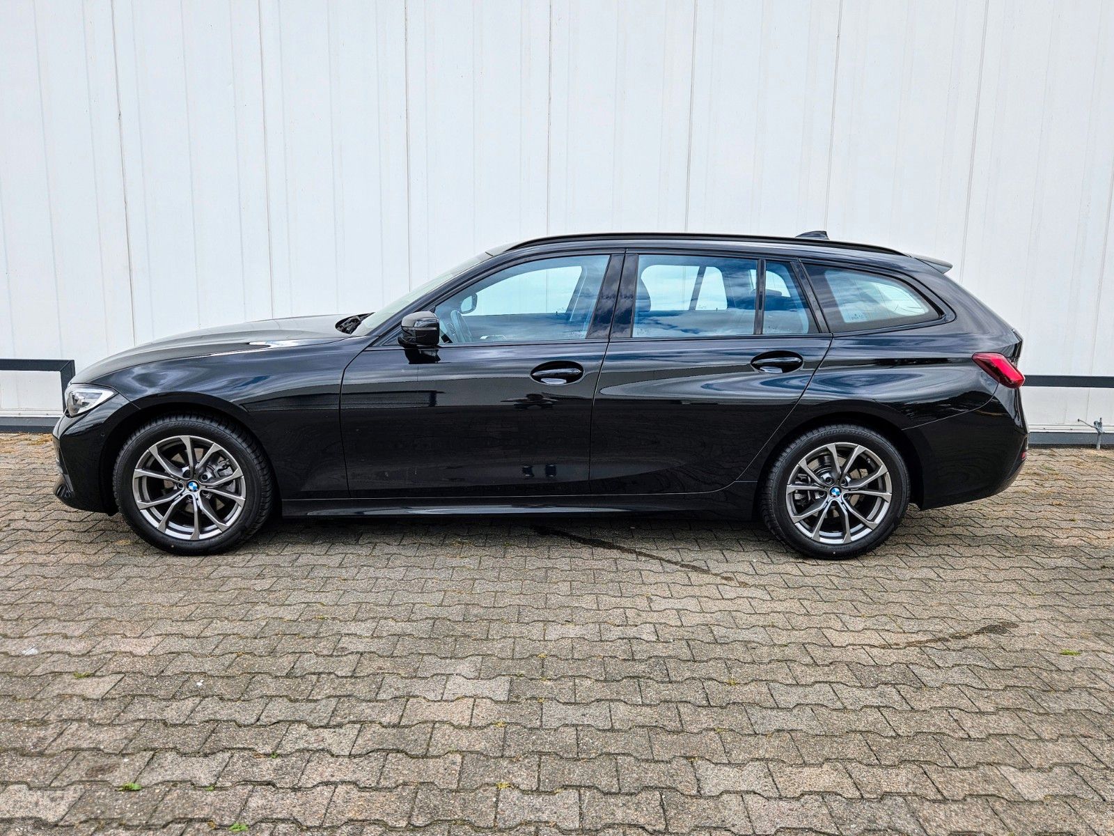 BMW 320d xDrive SPORT LINE - Samsaru's Car Outlet