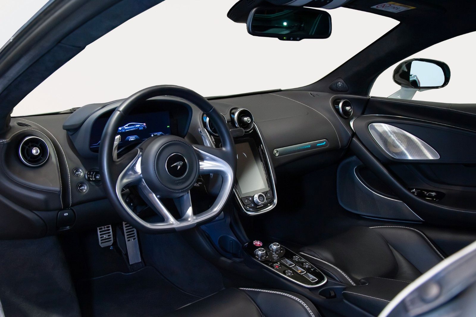 McLaren GT - Luxe - MSO Cirrus Grey