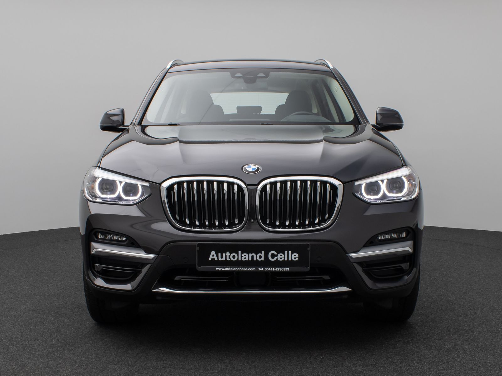 BMW X3 xD30d LuxuryLine - Samsaru's Car Outlet
