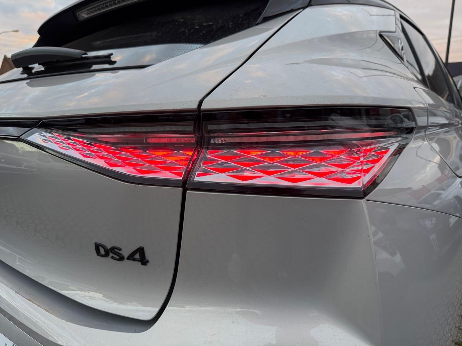 DS Automobiles DS 4 PERFORMANCE LINE + PT130 AUT.,1.HAND,NAVI,R