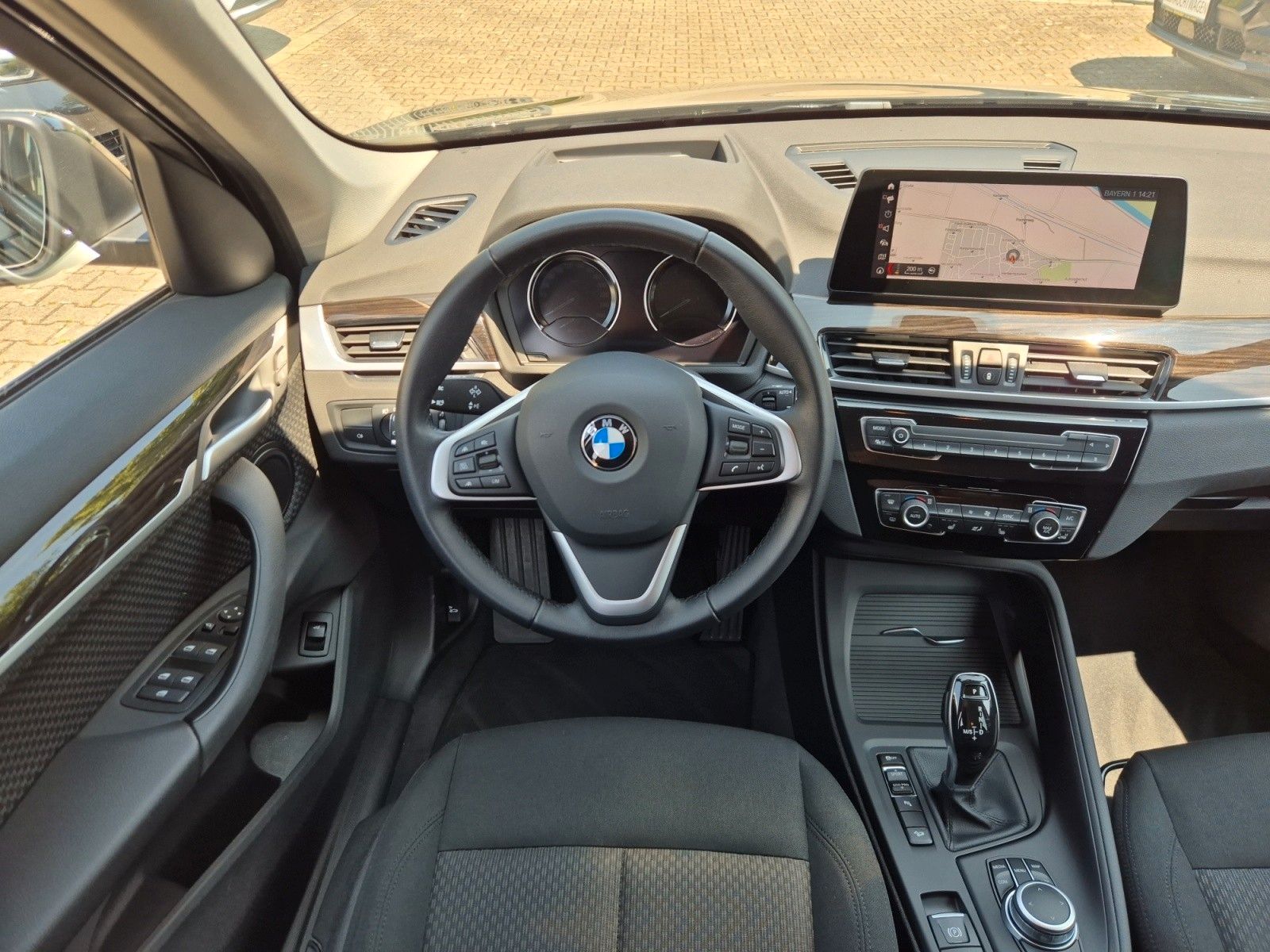 BMW X1 xDrive 25d - Samsaru's Car Outlet