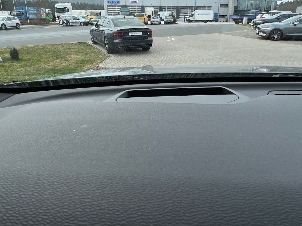 Volvo XC60 R-Design Recharge AWD T6 HUD StandHZG AHK A