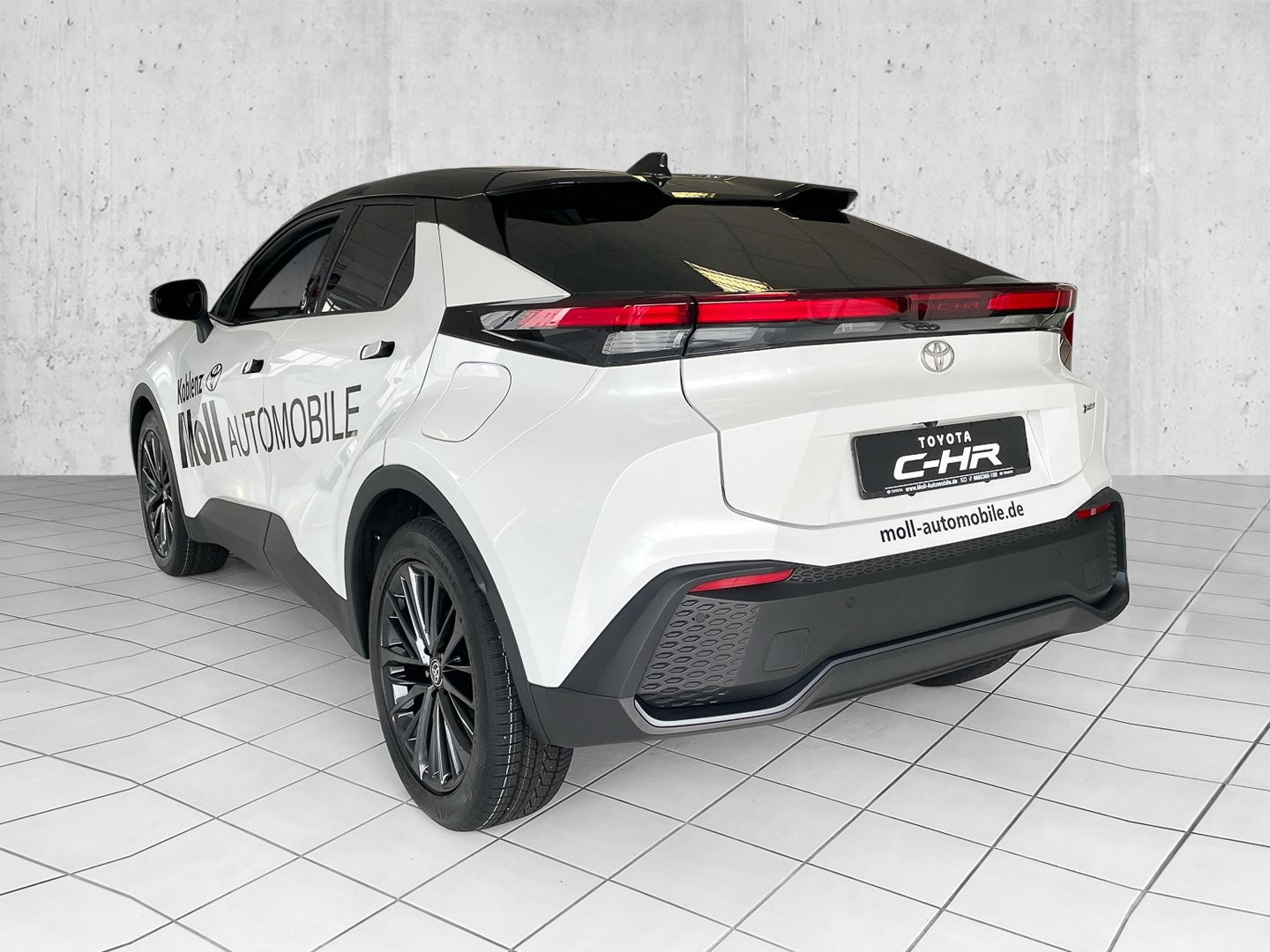 Toyota C-HR Hybrid - Samsaru's Car Outlet