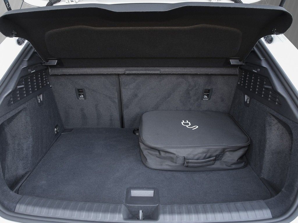 Audi A3 Sportback 40 TFSI e S line - Samsaru's Car Outlet