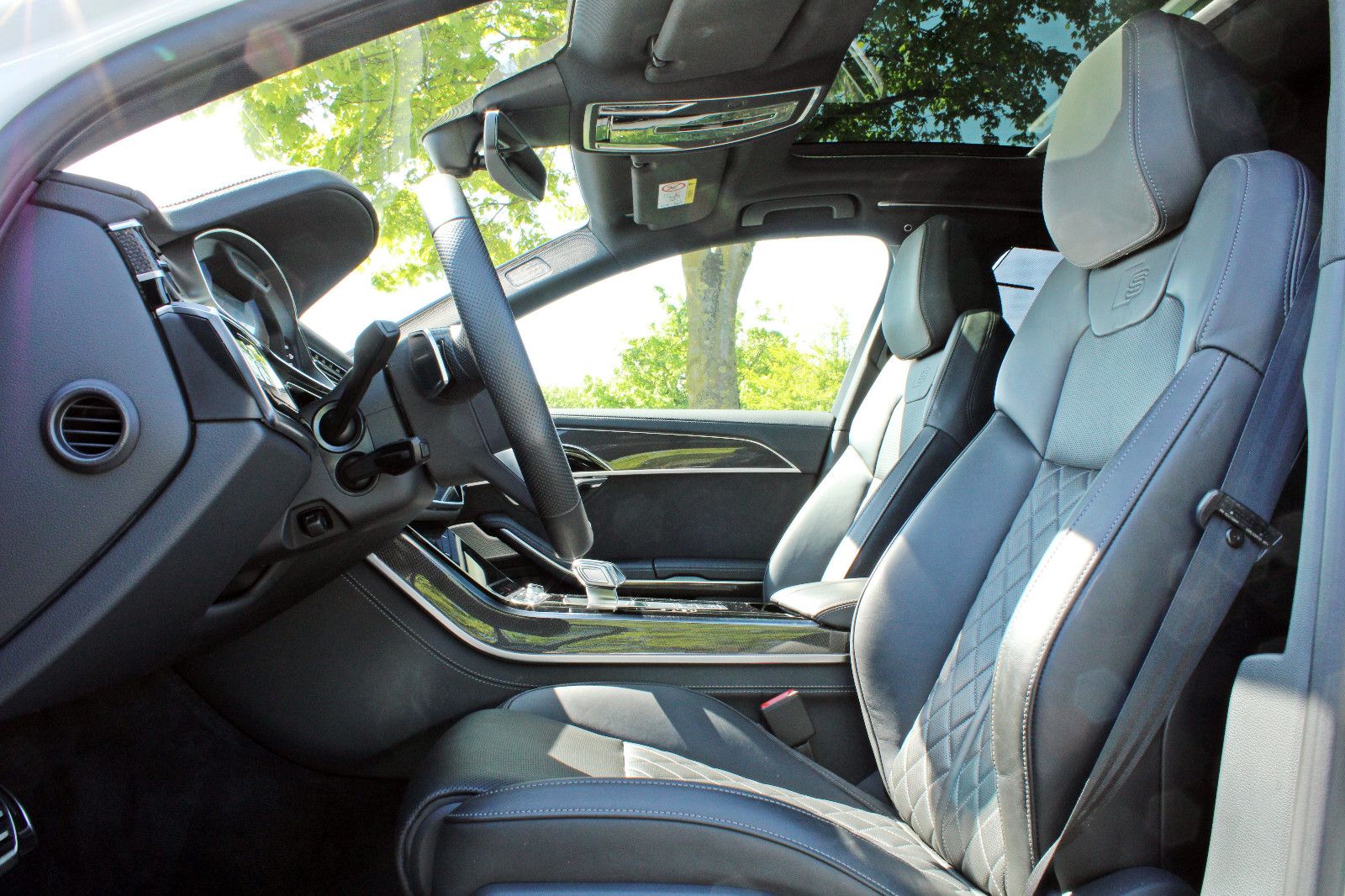 Audi A8 60TFSI quattro S LINE BLACK - Samsaru's Car Outlet