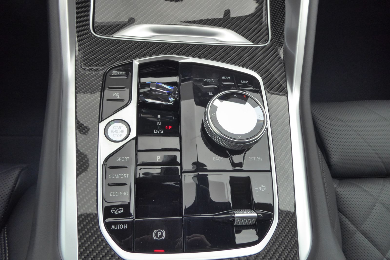 BMW X6 xDrive40d M Sport AHK HuD SH PANO 360°